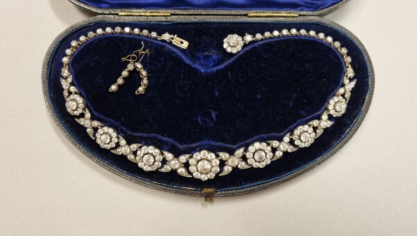 image FDA-A.2495-2024-J