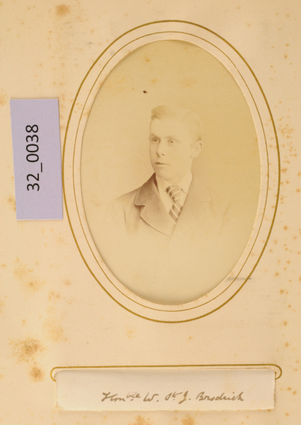 PA-A.32_38-2012 image PA-A.32_38-2012